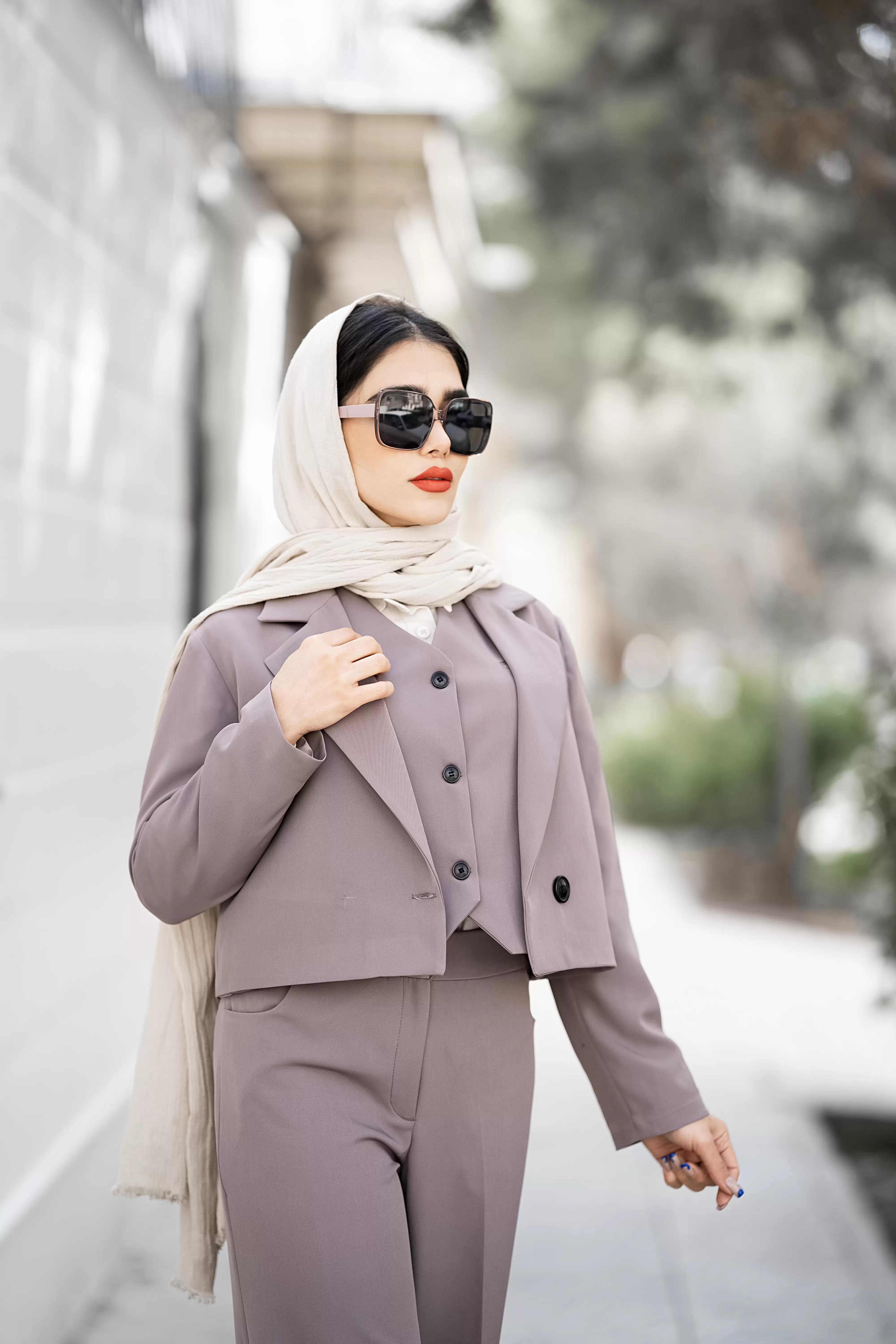 ست کراپ کت و شلوار و ژیله کرپ مازراتی آنیتا